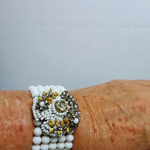 Unsigned Miriam Haskell memory wire bracelet - Picture 9 of 9